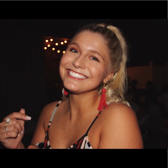 Meet your Posher, Madeline - Picture 1 of 1